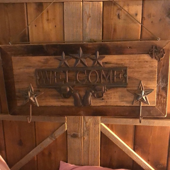 Cedar Welcome Sign - Picture 2 of 8